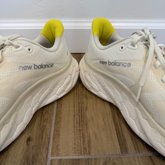 New Balance Fresh Foam X More v4 B-WHITE Running Athletic Shoe Size 9.5 - Picture 13 of 17